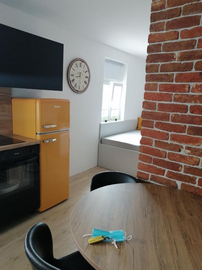 Evita Studio Apartment Карловац Экстерьер фото