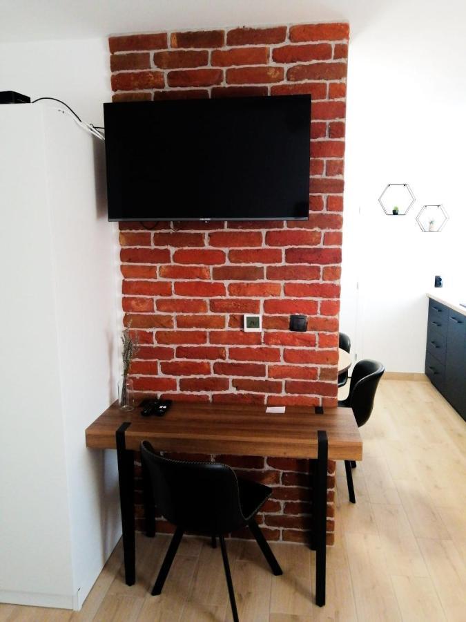 Evita Studio Apartment Карловац Экстерьер фото