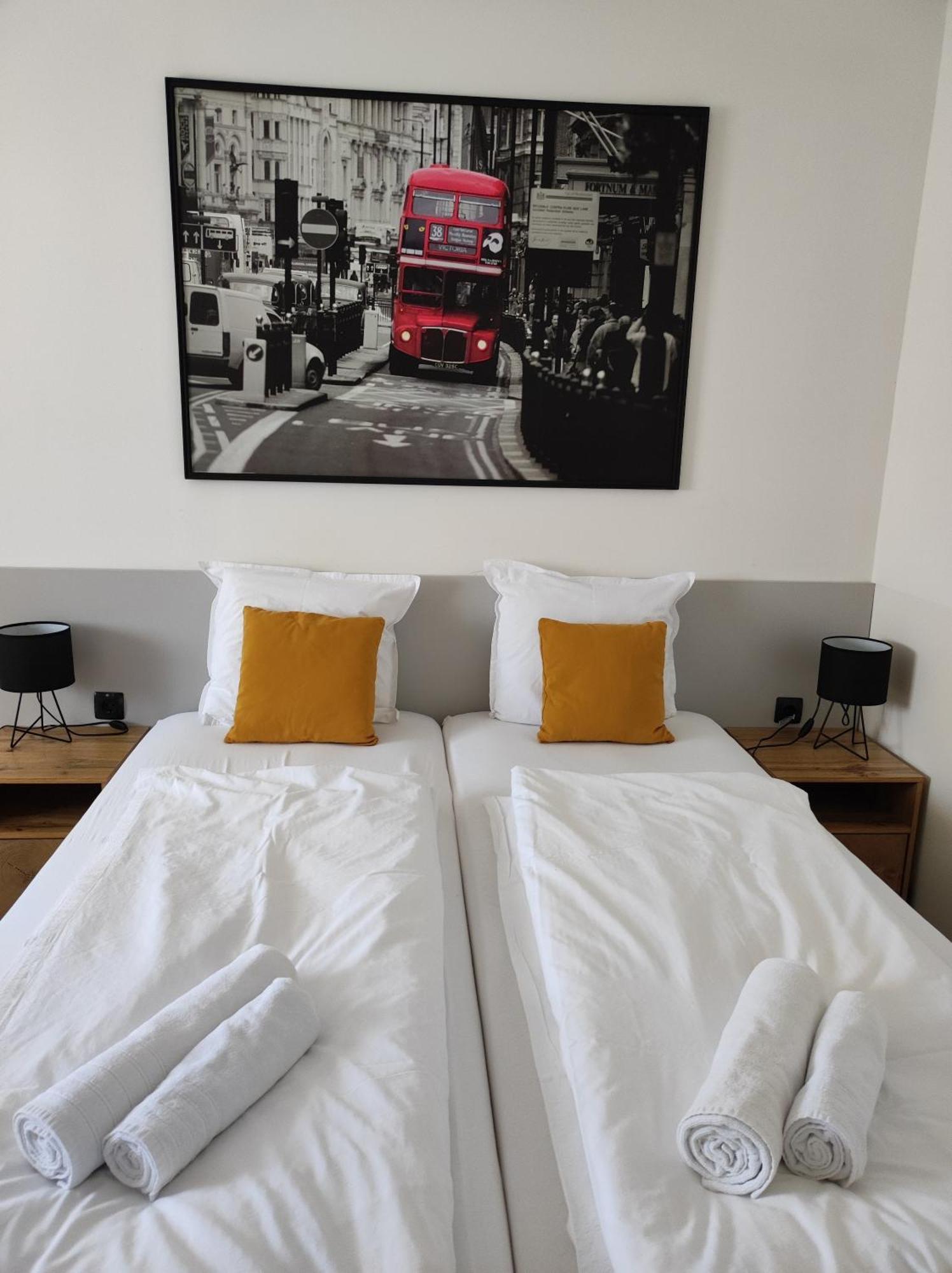 Evita Studio Apartment Карловац Экстерьер фото